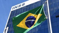 INSS libera devolução de até R$ 1.280 para aposentados