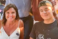 Jon and Kate Gosselin's Son Collin Refers to Dad's Ex Colleen Conrad as His 'Real Mom' amid Memoir Announcement - Yahoo