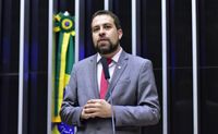 Boulos propõe detalhamento do preço dos combustíveis na nota fiscal