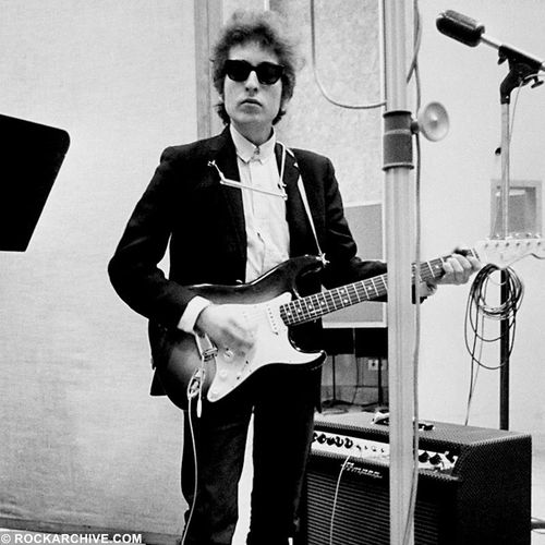  The Enduring Enigma: Bob Dylan's Unflinching Legacy