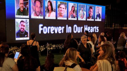 Rassemblement à Tel-Aviv le 6 octobre 2024, en mémoire des victimes de l'attaque du 7 octobre 2023.