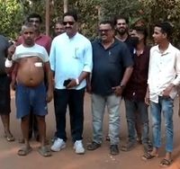 The Goan EveryDay: Monkey on attacking spree hoodwinks 40-member forest team in Canacona