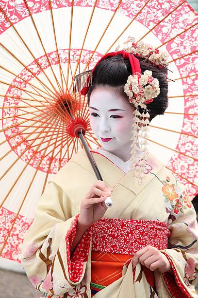  Beyond the Painted Smile: Unveiling the Reality of Geisha