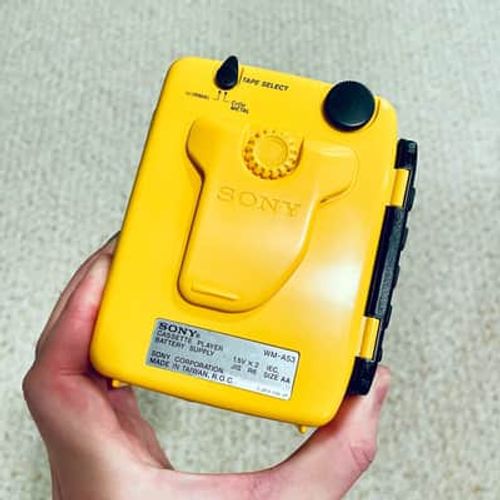 Sony WM-A53 Walkman Cassette Player, Decent Yellow,  Run Tapes ! image 4