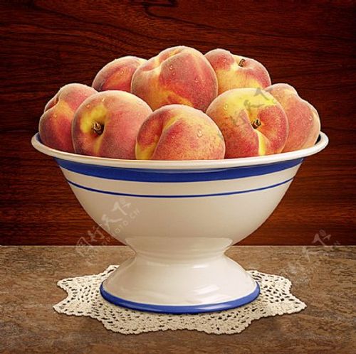 水果盘桃子图片