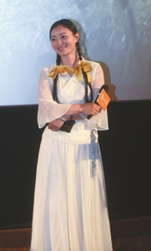 5月16日，主演李微漪在《重返狼群》电影见面会。