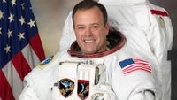 “Living A Lie”: Astronaut Spends Nearly Six Months In Space, Comes Back Questioning Everything - Bored Panda