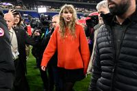 Taylor Swift demands Jack Sweeney stop tracking her jet - The Washington Post