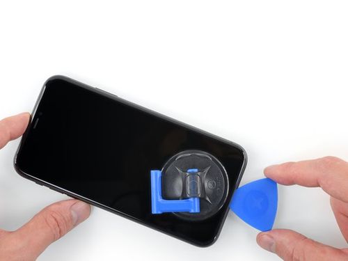 iPhone 11 Rear-Facing Cameras Replacement: step 12, image 1 of 3