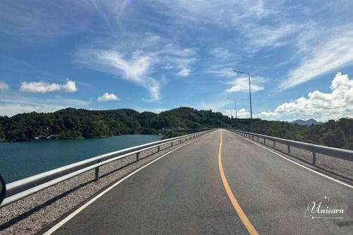 Ratchaprapha Dam Scenic Viewpoint