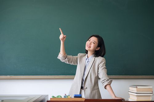 年轻的女教师图片下载