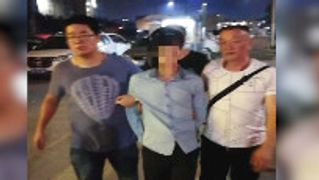 女子深夜出行被陌生男尾随搭讪 拒绝后遭强行扑倒