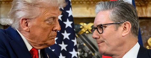 拍了一年马屁，英国终于嘴硬了一下：美国非法