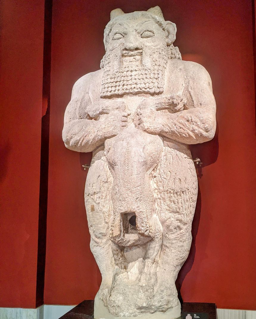 r/ArtefactPorn - a statue of a person with a beard