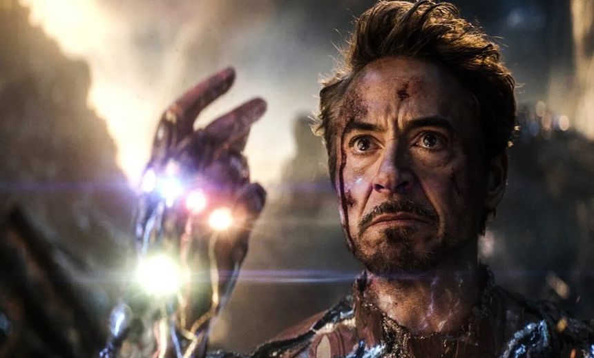 Batalha final de Vingadores: Ultimato com todos os heróis reunidos contra o exército de Thanos em 2019