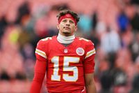 Fantasy Football: The unthinkable — Patrick Mahomes among players to consider dropping for Week 16 pickups - Yahoo Sports