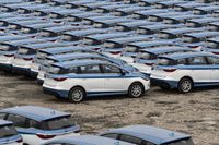 BYD (1211 HK) Supply Chain Financing Masks Ballooning Debt, GMT Says - Bloomberg