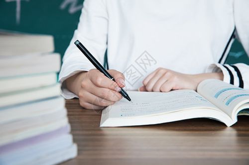 学习复习翻开的书学习高清图片