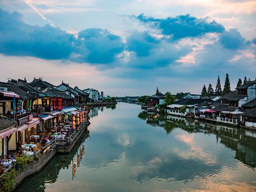 Gardens and bridges in Tongli