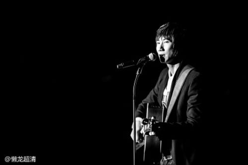 旅行团乐队演唱会照