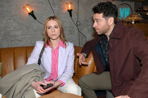 GZSZ: Carlos und Zoe kommen sich näher