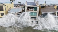 Waves From Powerful Storm Pound Beach Homes in Southern California - The New York Times