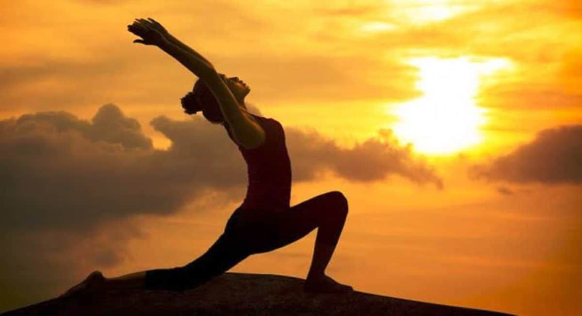Many amazing benefits of doing Surya Namaskar, helpful in physical and mental strength