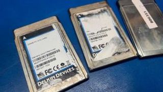 Die CBL-Datenretter isolierten die Speicherchips aus den korrodierten Karten und stellten nach eigenen Angaben sämtliche bis zum Geräteausfall aufgezeichneten Messwerte wieder her. (Bild: CBL Datenrettung)