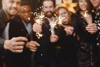 Empregado em aviso prévio excluído de festa será indenizado