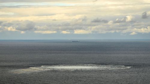 Photo des fuites de gaz sur les gazoducs Nord Stream 1 et Nord Stream 2 prise le 29 septembre 2022 par la marine danoise.