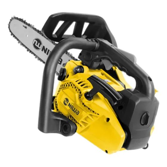 Motosierra a batería Niwa 18V BMW-18T en acción