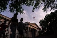 Treasury Yields Dip After Inflation Gauges Match Estimates - Bloomberg