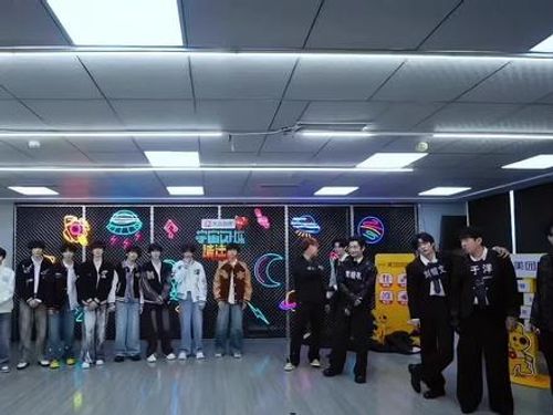 宇宙请注意刘耀文柔软度