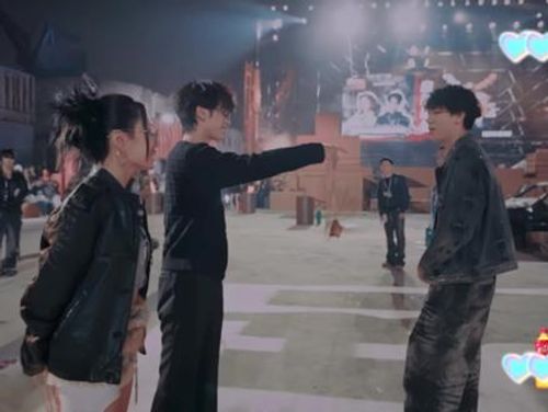 还有人没看Top Barry的阿卡贝拉吗 难怪唱一半给链子了 爱听#新说唱2025 #topbarry #万妮达 #严浩翔 #阿卡贝拉