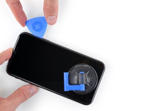 iPhone 11 Rear-Facing Cameras Replacement: step 12, image 3 of 3