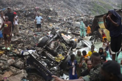 Guinea Holds Mass Funeral for 36 Killed in Landfill Collapse