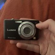 r/VintageDigitalCameras - I found two old (I think) cameras in my house which one is better