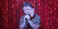 FlixChatter Review: A DIFFERENT MAN (2024) – Adam Pearson & Sebastian Stan are tremendous in this surreal + darkly funny genre-bending film