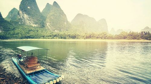 Rafting on Li River