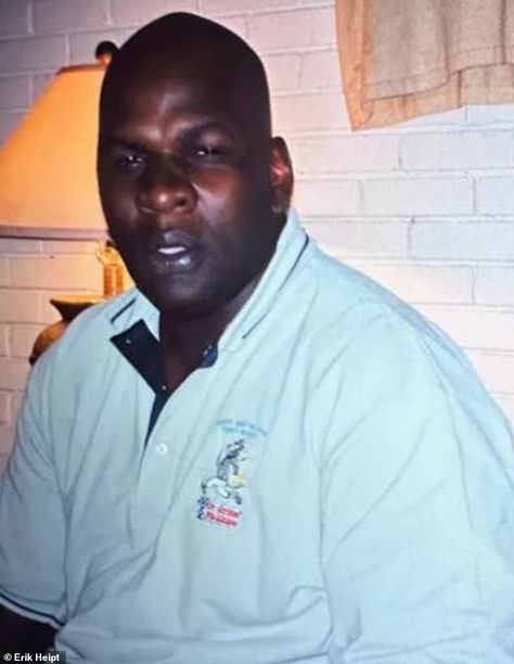 GRAPHIC WARNING: Family of a man who starved to death in Arkansas jail ...