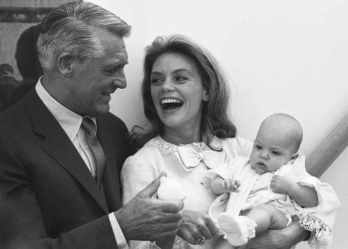 Cary Grant, Dyan Cannon, and their daughter Jennifer before boarding the SS Oriana on June 27, 1966.