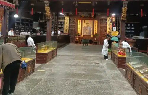 A steaming bowl of Hu La Tang in Zhengzhou