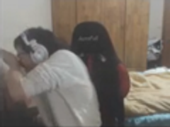 掩面扶墙，喜极而泣