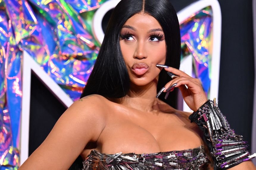 Cardi B acusa a Offset de retrasar su divorcio exigiendo "millones de dólares"
