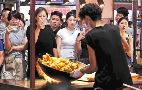 Temple Street Night Market in Hong Kong