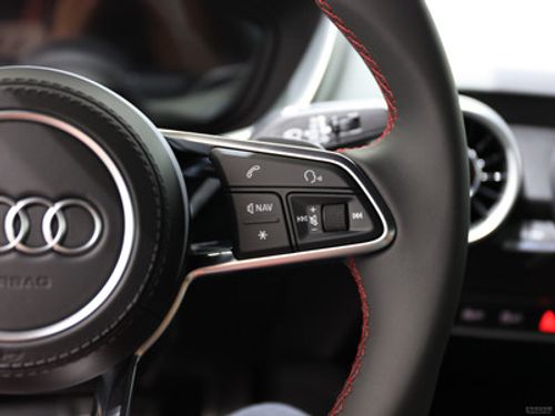 奥迪TTS内饰实拍图