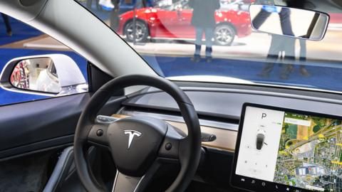 Tesla Modle S Plaid