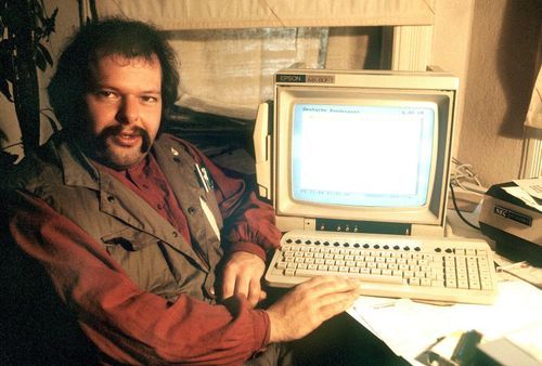 r/vintagecomputing - Wau Holland, computer activist and co-founder of the Chaos Computer Club, 1981